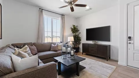 Living - Jewetta & 7th Standard, Shafter, CA 93263 photo 1 of 1