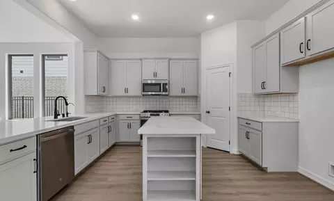 Kitchen - 7519 Jade Crest Dr, Angleton, TX 77515 photo 1 of 3