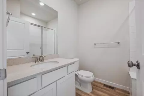 Bath - 883 Mesic Ln, Windsor, CO 80550 photo 2 of 2