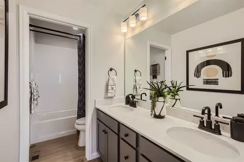 Bath - 883 Mesic Ln, Windsor, CO 80550 photo 3 of 3
