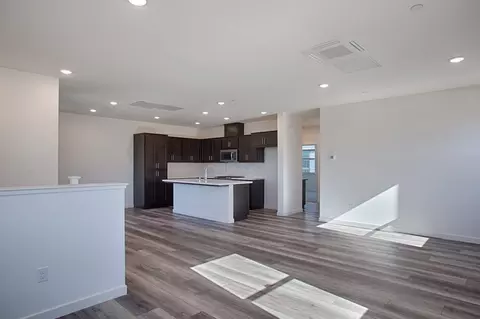 Living - 6762 Quantum Loop, San Jose, CA 95119 photo 3 of 11