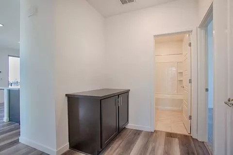 Entry Way - 6762 Quantum Loop, San Jose, CA 95119 photo 3 of 11