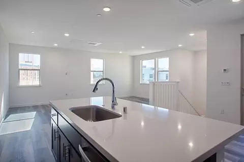 Kitchen - 6762 Quantum Loop, San Jose, CA 95119 photo 3 of 17
