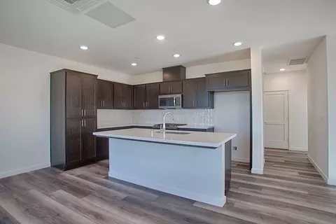 Kitchen - 6762 Quantum Loop, San Jose, CA 95119 photo 4 of 17