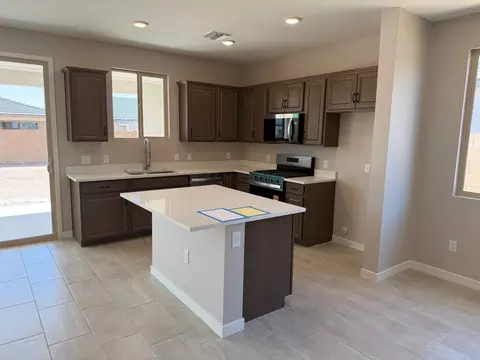 Kitchen - 7685 E 35th St, Yuma, AZ 85365 photo 1 of 4