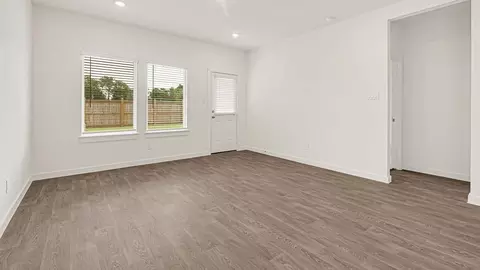 Living - 2610 Ranch View Ct, Rosenberg, TX 77471 photo 2 of 4