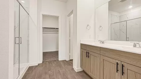 Bath - 2610 Ranch View Ct, Rosenberg, TX 77471 photo 4 of 10
