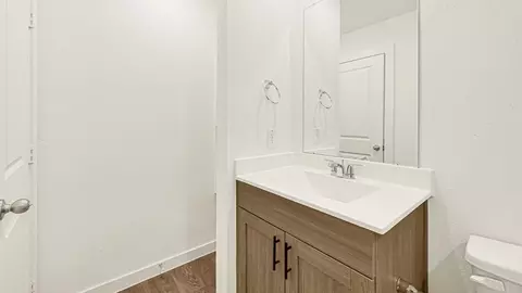 Bath - 2610 Ranch View Ct, Rosenberg, TX 77471 photo 6 of 10