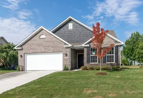4563 Willow Ridge Ln, New Palestine, IN 46163