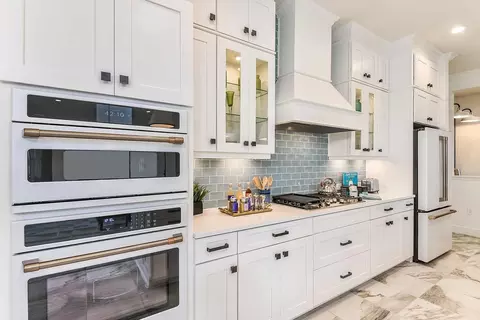 Kitchen - 20145 Fieldcrest Ter, Estero, FL 33928 photo 4 of 5