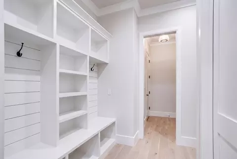 Entry Way - 11200 River Rd, Potomac, MD 20854 photo 3 of 5
