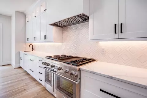 Kitchen - 11200 River Rd, Potomac, MD 20854 photo 3 of 11