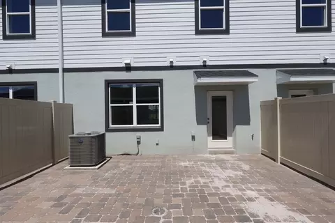 Exterior - 1425 Hyde St, Saint Cloud, FL 34771 photo 2 of 10