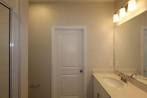 Bath - 1425 Hyde St, Saint Cloud, FL 34771 photo 4 of 4