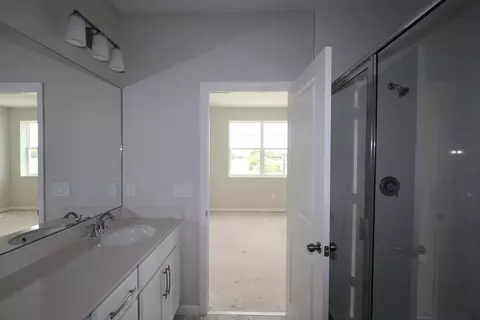 Bath - 1425 Hyde St, Saint Cloud, FL 34771 photo 2 of 3