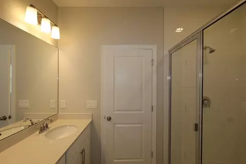 Bath - 1425 Hyde St, Saint Cloud, FL 34771 photo 1 of 1