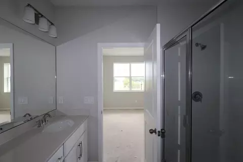 Bath - 1425 Hyde St, Saint Cloud, FL 34771 photo 3 of 3