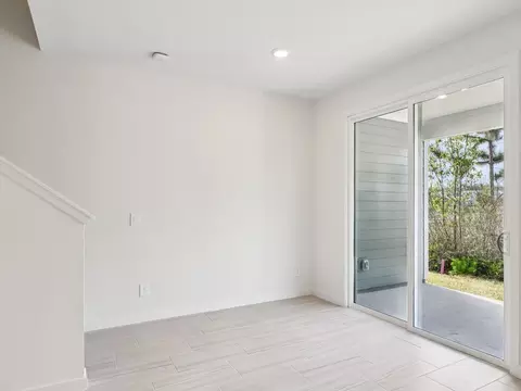 Living - 39 Rangeline Dr, Saint Augustine, FL 32092 photo 2 of 4