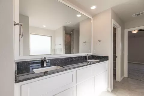 Bath - 2920 E Northampton St, Broken Arrow, OK 74014 photo 5 of 13