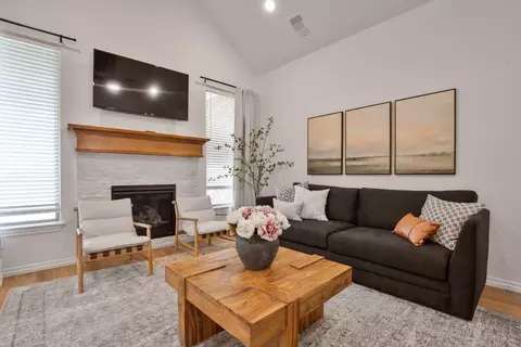 Living - 2920 E Northampton St, Broken Arrow, OK 74014 photo 2 of 9
