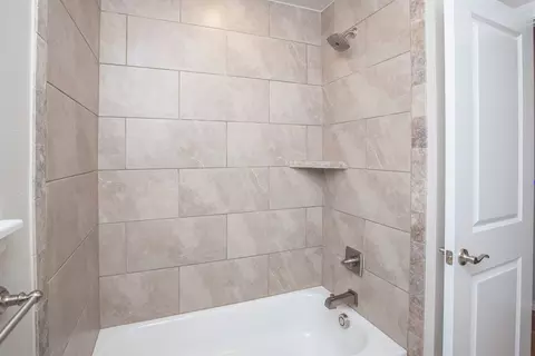 Bath - 2920 E Northampton St, Broken Arrow, OK 74014 photo 8 of 13