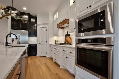 Kitchen - 2920 E Northampton St, Broken Arrow, OK 74014 photo 4 of 15