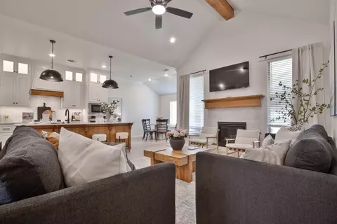 Living - 2920 E Northampton St, Broken Arrow, OK 74014 photo 3 of 9