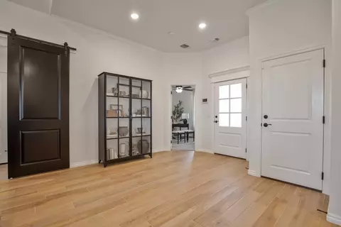 Entry Way - 2920 E Northampton St, Broken Arrow, OK 74014 photo 2 of 3