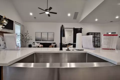 Kitchen - 2920 E Northampton St, Broken Arrow, OK 74014 photo 5 of 15