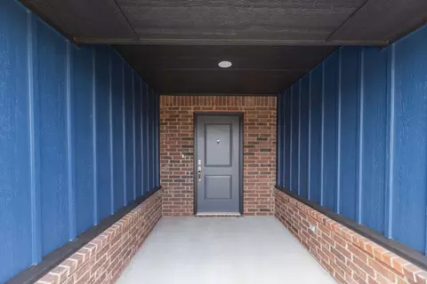 Entry Way - 2800 Heather Hvn, Moore, OK 73160 photo 4 of 5