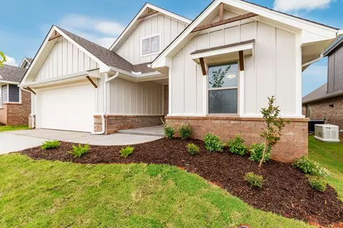 Exterior - 2800 Heather Hvn, Moore, OK 73160 photo 15 of 26