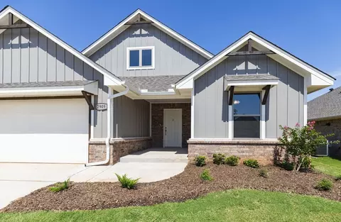 Exterior - 2800 Heather Hvn, Moore, OK 73160 photo 12 of 26
