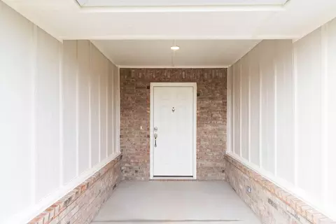 Entry Way - 2800 Heather Hvn, Moore, OK 73160 photo 3 of 5