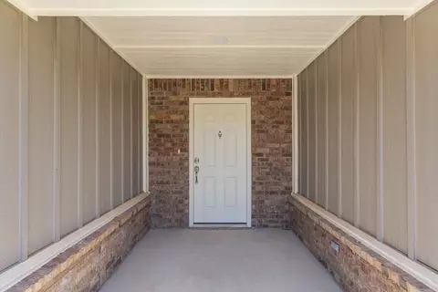Entry Way - 2800 Heather Hvn, Moore, OK 73160 photo 2 of 5