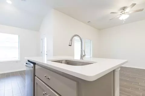 Kitchen - 2800 Heather Hvn, Moore, OK 73160 photo 6 of 13