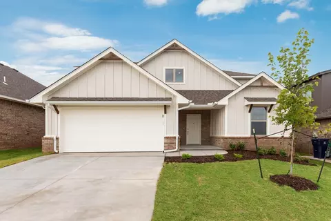Exterior - 2800 Heather Hvn, Moore, OK 73160 photo 3 of 26