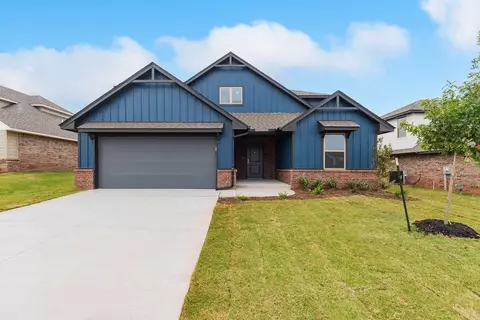 Exterior - 2800 Heather Hvn, Moore, OK 73160 photo 4 of 26
