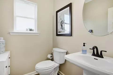 Bath - 216 Antiquity Cir, Perry, GA 31069 photo 6 of 8