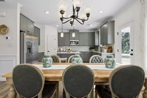 Dining - 216 Antiquity Cir, Perry, GA 31069 photo 3 of 11