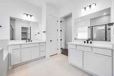 Bath - 4909 Olimpico Way, Leander, TX 78641 photo 1 of 2