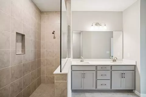 Bath - 108 Buddy Ct, Seffner, FL 33584 photo 1 of 5