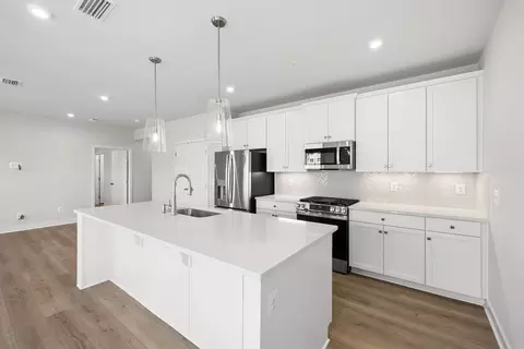 1570 River Heritage Blvd #406, Dumfries, VA 22026