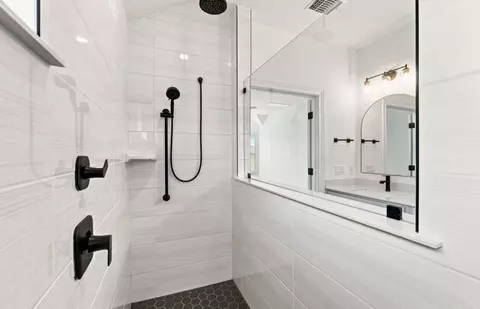 Bath - 116 Elm View Dr, Georgetown, TX 78628 photo 3 of 5