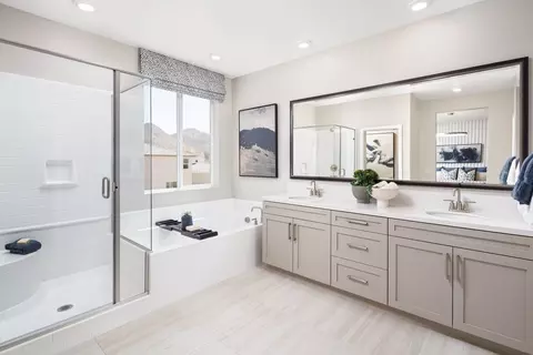 Bath - 31195 Ferguson Ct, Winchester, CA 92596 photo 1 of 2