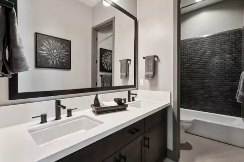 Bath - 2953 Garnet Way, Marina, CA 93933 photo 6 of 8