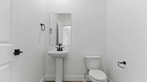 Bath - 1325 N 1250 E #39, Logan, UT 84321 photo 2 of 5