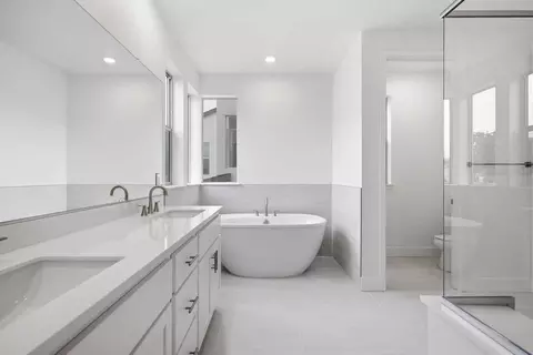 Bath - 4938 Larkfield St, Dublin, CA 94568 photo 2 of 4