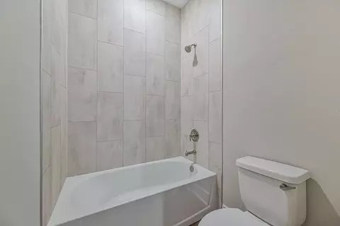 Bath - 808 Gen D Macarthur Ave, Labelle, FL 33935 photo 3 of 4