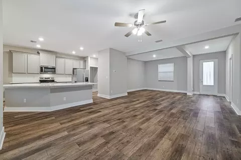 Living - 808 Gen D Macarthur Ave, Labelle, FL 33935 photo 2 of 2