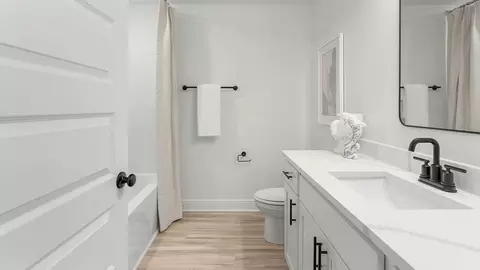 Bath - 19 Crest Dr, Miramar Beach, FL 32550 photo 4 of 6